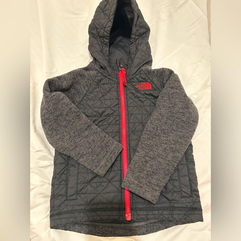 Boys North Face jacket 4T like new excellent condition